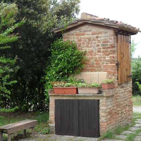 Agriturismo Il Torrione تْشيرتالدو الغرفة الصورة