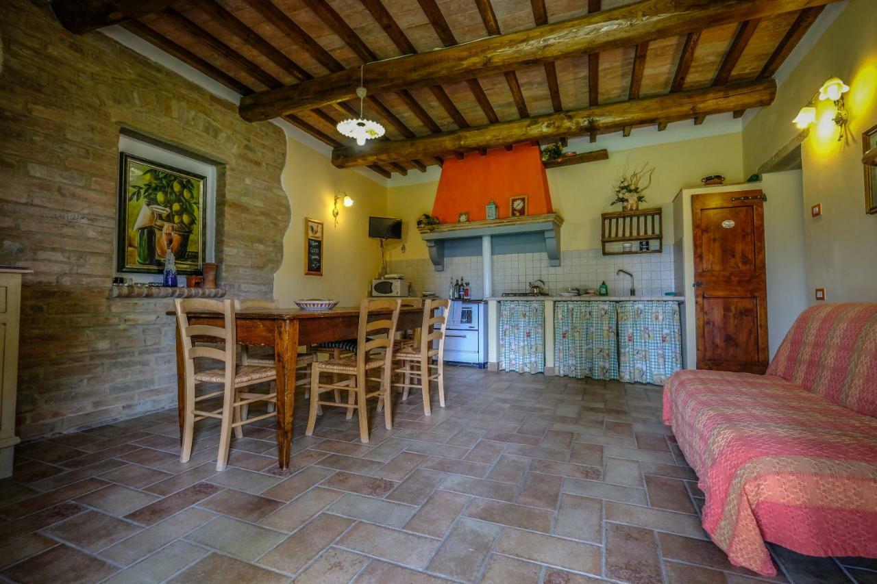 Agriturismo Il Torrione تْشيرتالدو المظهر الخارجي الصورة