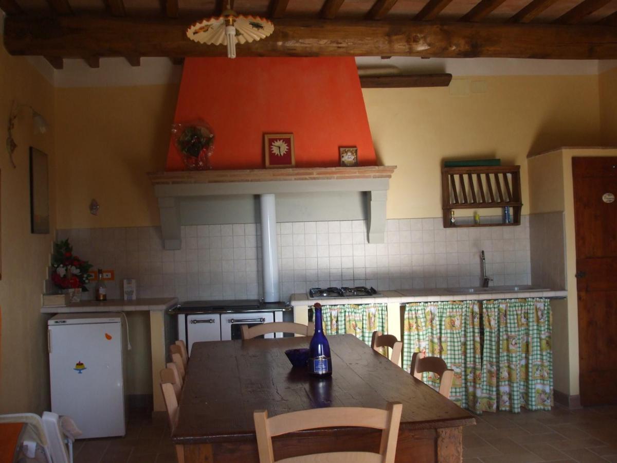 Agriturismo Il Torrione تْشيرتالدو الغرفة الصورة