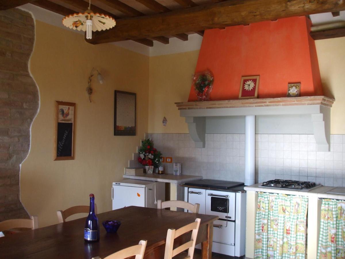 Agriturismo Il Torrione تْشيرتالدو الغرفة الصورة